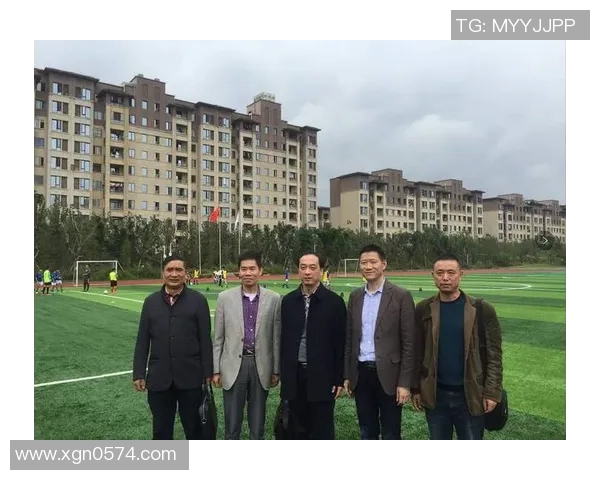 赛后分析:上海足球队与重庆足球队的比赛节奏与战术对比探讨 赛后分析:上海足球队与重庆足球队的比赛节奏与战术对比探讨