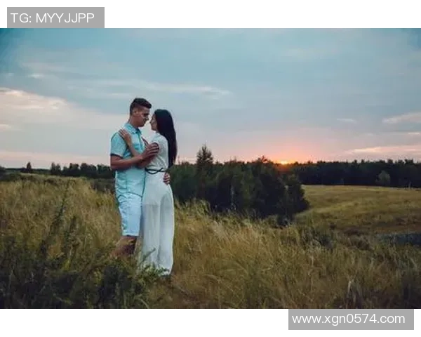 足球明星夫妻甜蜜瞬间大合集精彩图片展示与背后的爱情故事