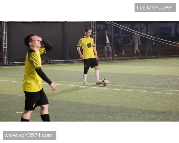 足球明星瞬间定格精彩瞬间展现球场魅力与激情的连拍图片合集 足球明星瞬间定格精彩瞬间展现球场魅力与激情的连拍图片合集