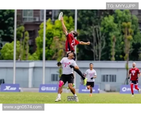 飞盘战术：杭州飞盘队的边路渗透体系